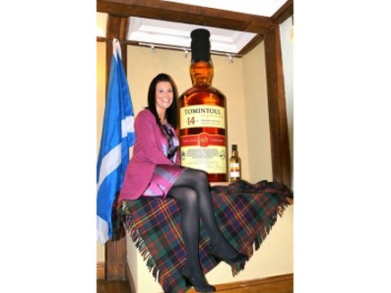 В Шотландии создали самую большую в мире бутылку виски